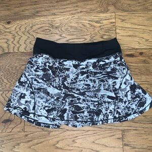 Lulemon Skirt - Size 4 Tall
